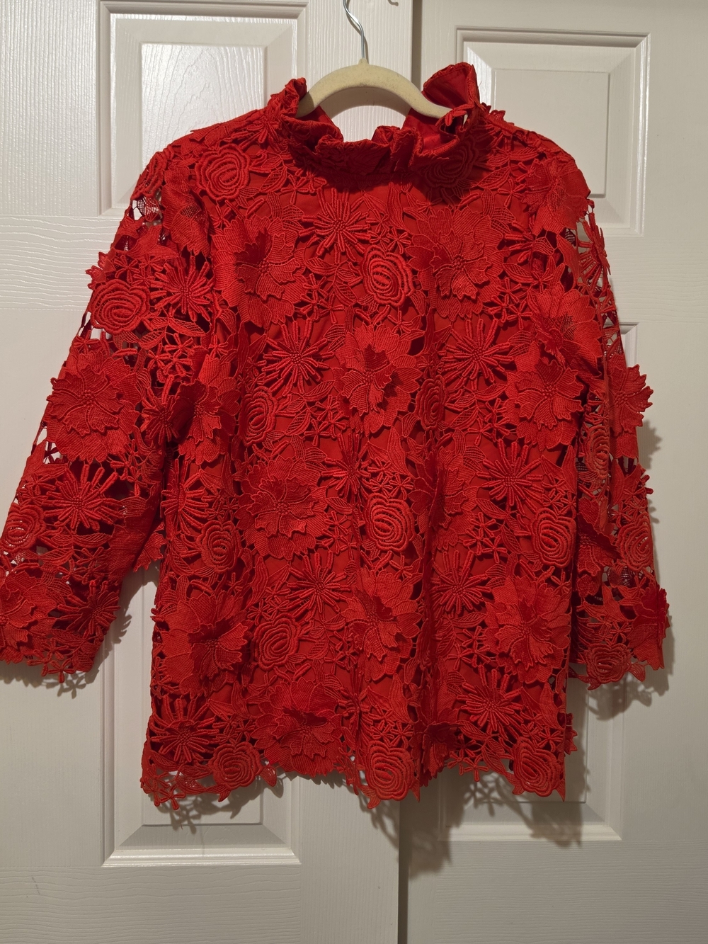 NWOT Tuckernuck Red Guipure Lace Faye Blouse Sleeveless Top Sz L Ruffle Bow Tie